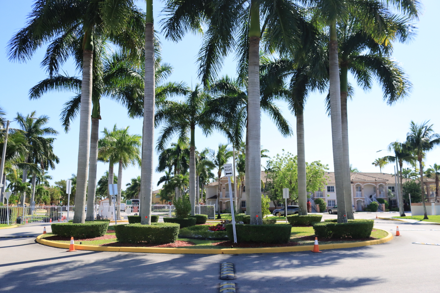 Venetia-Gardens-roundabout