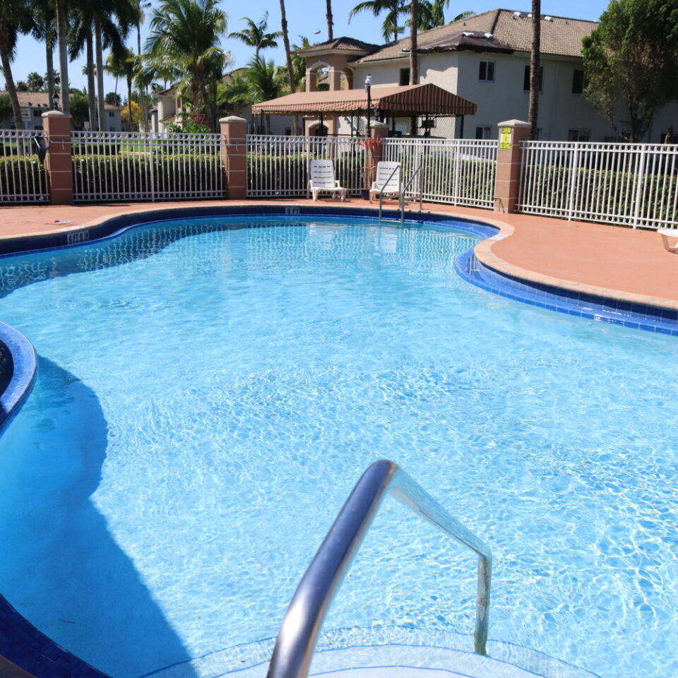 venetiagardens1.com-Venetia-Gardens-1-I-Pool