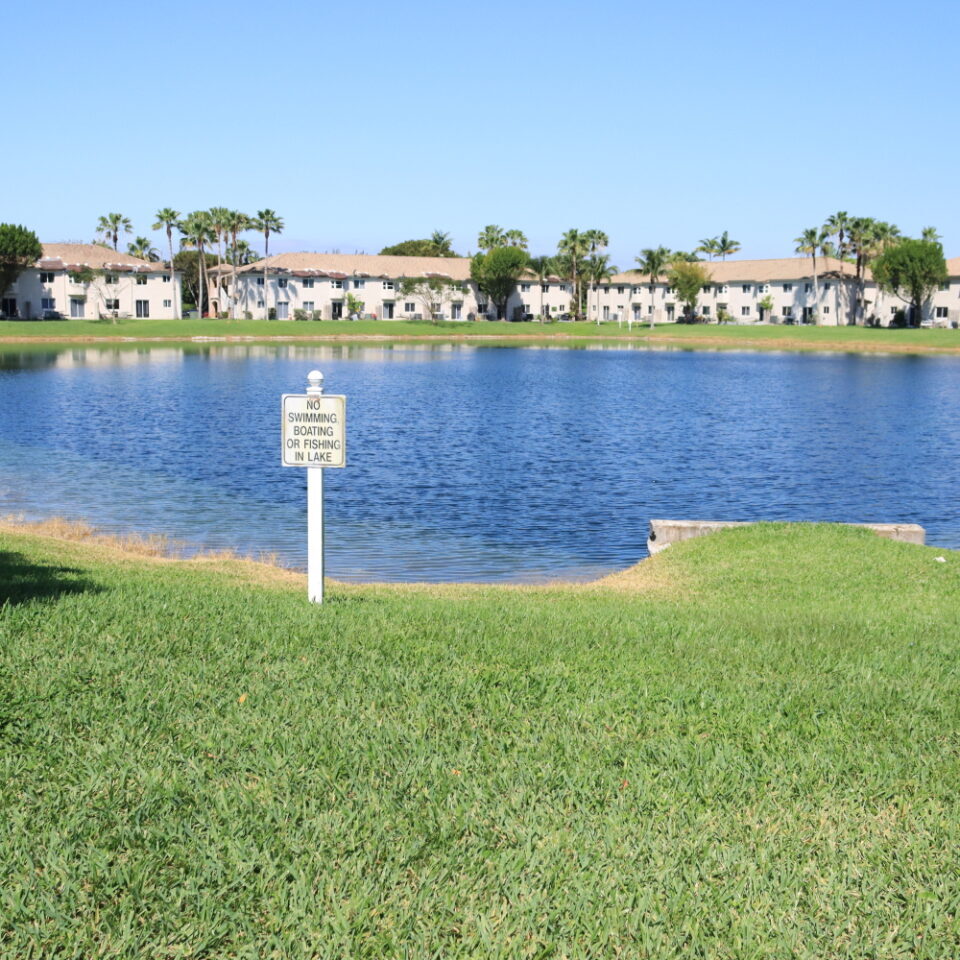 venetiagardens1.com-1-I-Venetia-Gardens-Lake