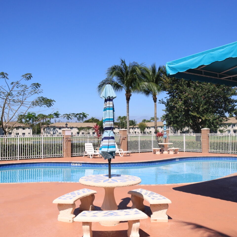 venetiagardens1.com-Venetia-Gardens-1-I-Pool