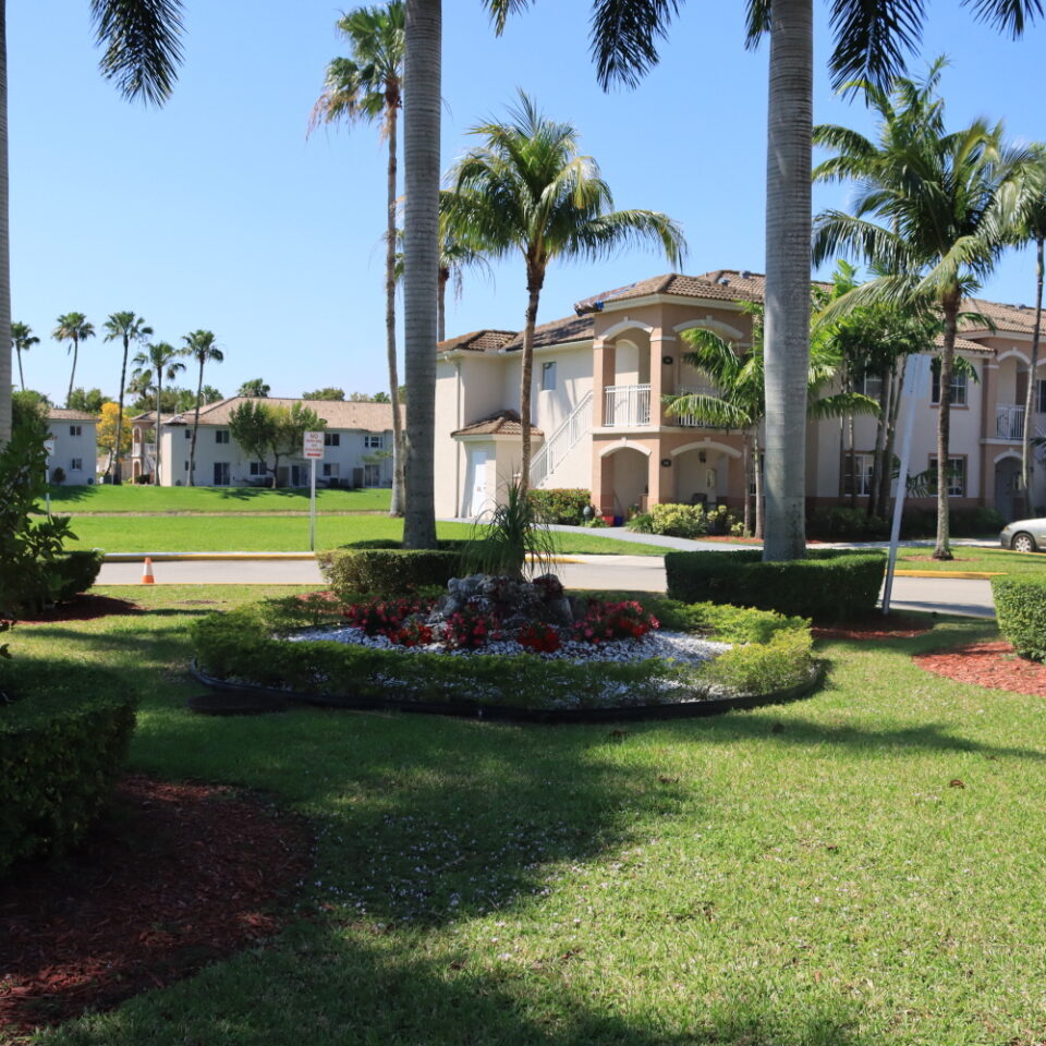 Venetia-Gardens-1-I-main-gardens-Area