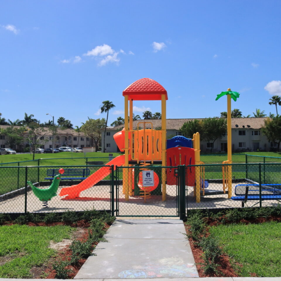 venetiagardens1.com-Venetia-Gardens-Play-Ground